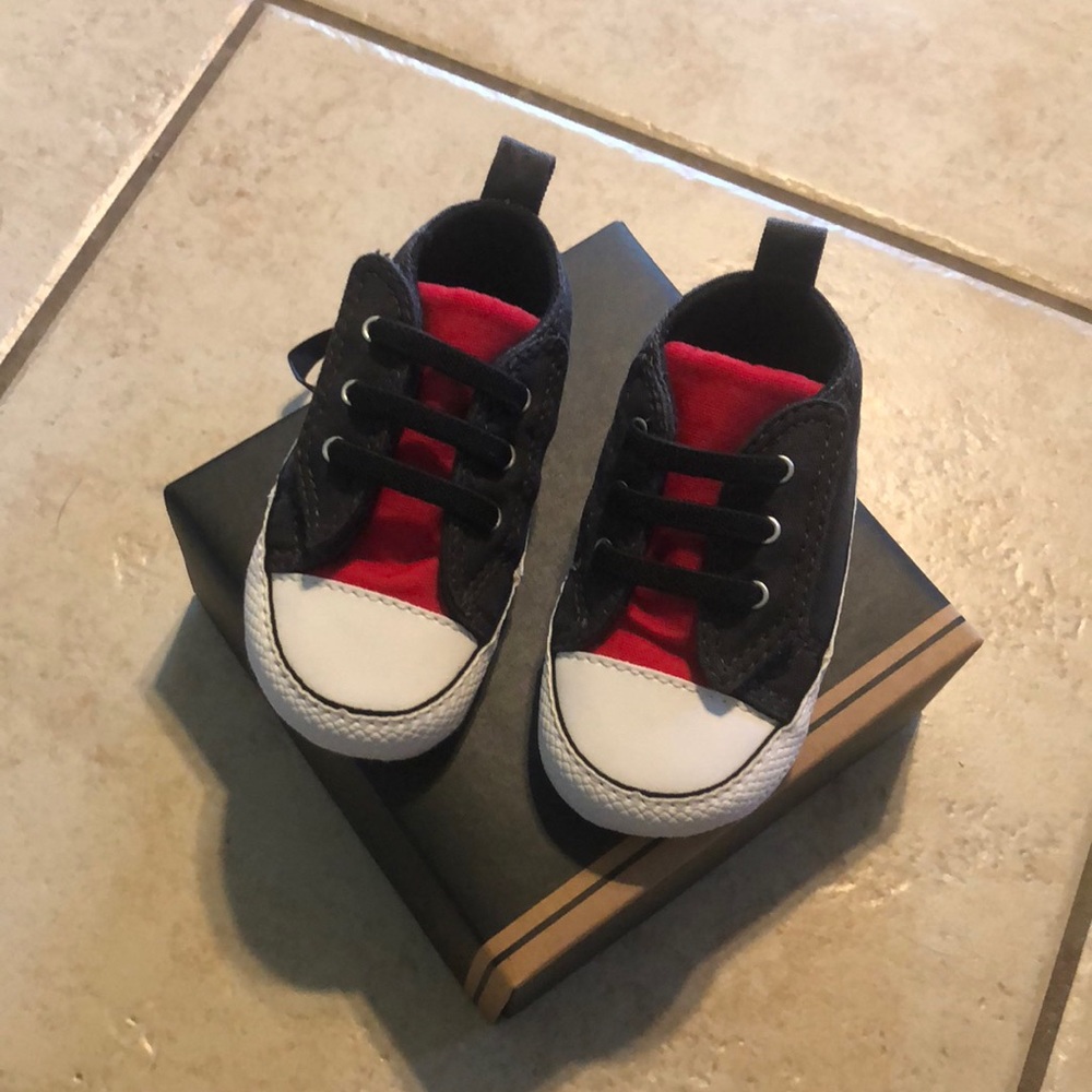 Baby Converse crib shoes